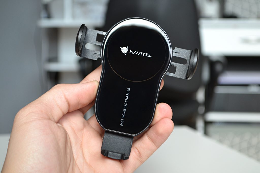 Recenzja uchwytu samochodowego Navitel SH1000 Pro z ładowaniem indukcyjnym 13 Recenzja uchwytu samochodowego Navitel SH1000 Pro z ładowaniem indukcyjnym