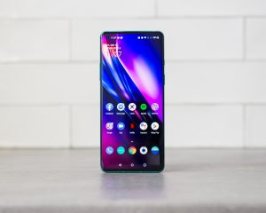 OnePlus 8 i OnePlus 8 Pro oficjalnie zaprezentowane. Zobaczcie co oferują nowe flagowce! 17 oneplus 8 front