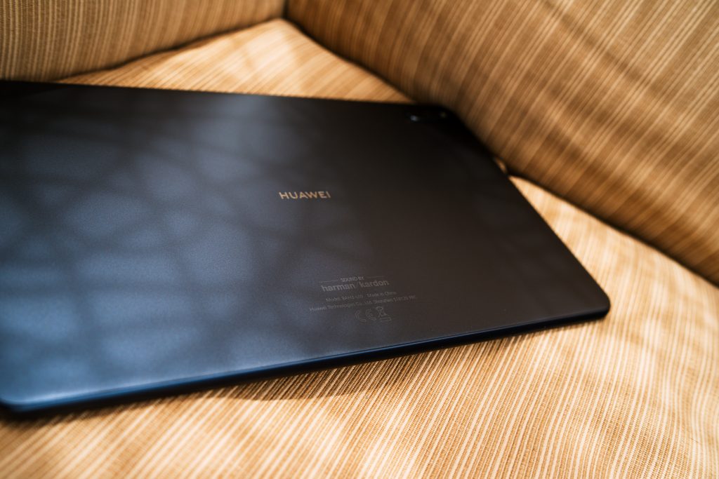 Dobry tablet na wakacyjne podróże i szkolne wyzwania - recenzja Huawei MatePad 12 Dobry tablet na wakacyjne podróże i szkolne wyzwania - recenzja Huawei MatePad