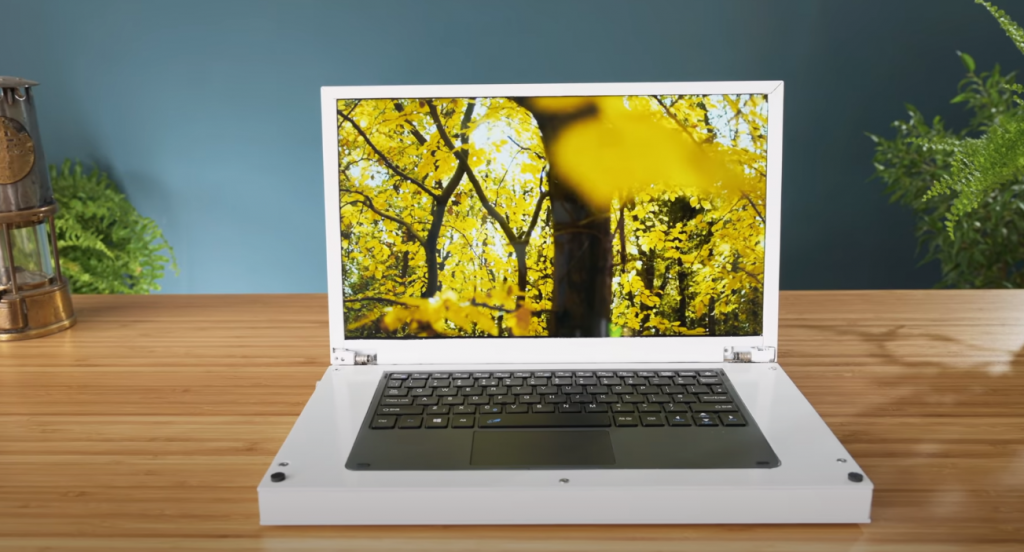 Rozbiłeś smartfon? Żaden problem! Zamień go sobie w laptopa! 11 Rozbiłeś smartfon? Żaden problem! Zamień go sobie w laptopa!