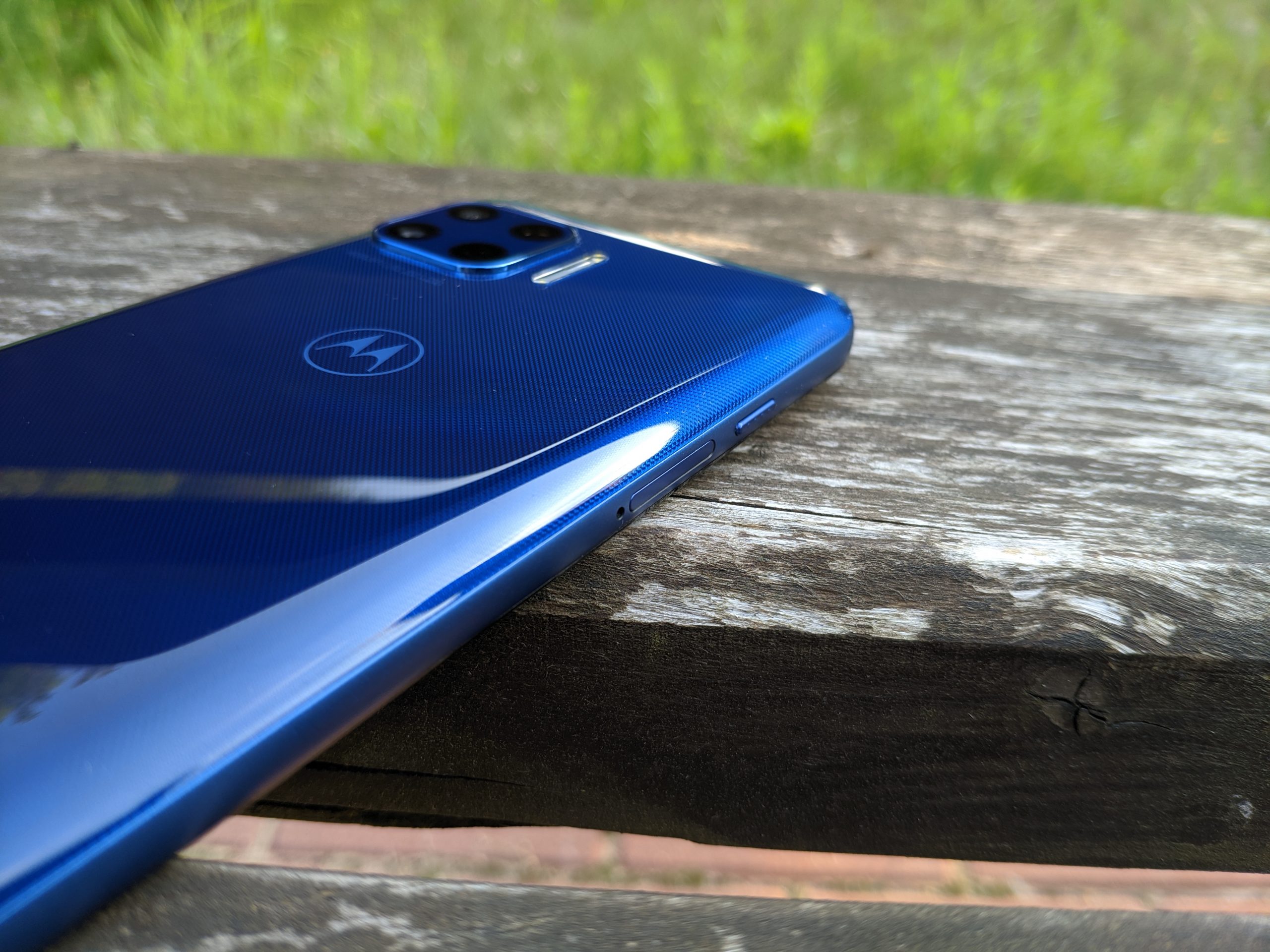 Motorola Moto G 5G Plus - dobry towarzysz dnia codziennego [recenzja]
