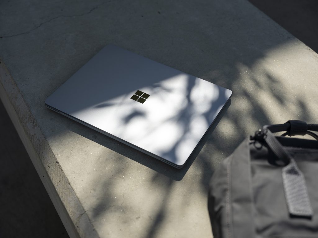 Surface Laptop Go - nowy laptop Microsoftu zadebiutował razem z Surface Pro X. Tanio wcale nie jest