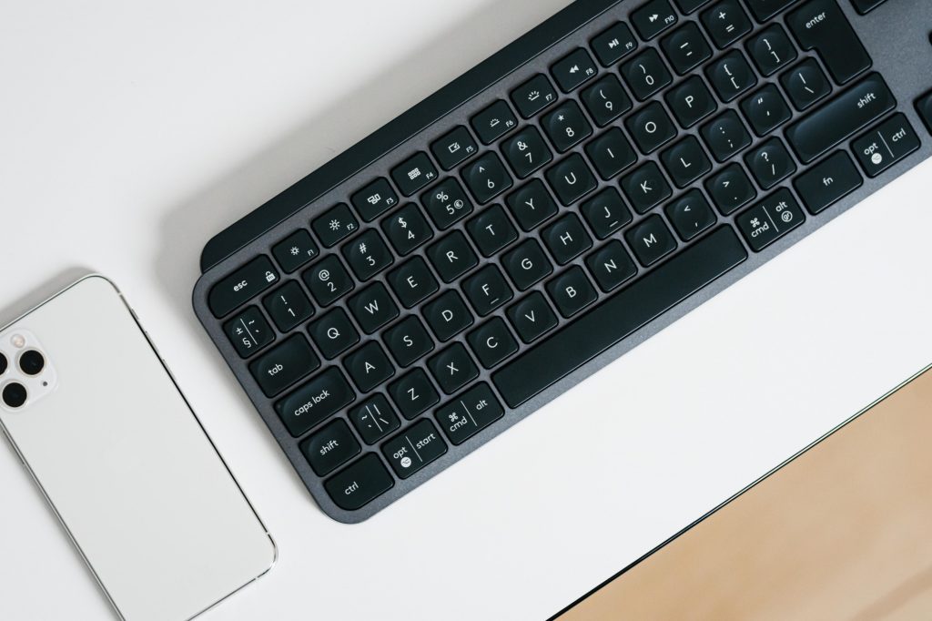 Linux Kernel 5.12 już jest! Co nowego dodano? 12 Logitech i Linux Kernel