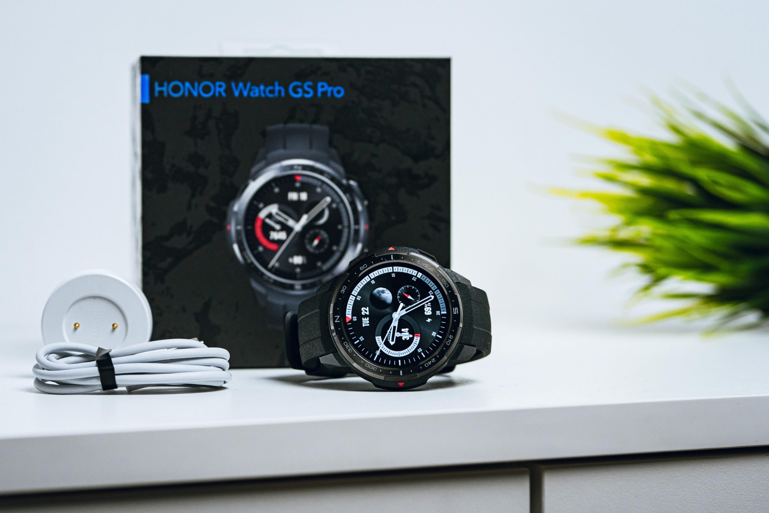 Twardy sprzęt gotowy na wszystko, czyli recenzja Honor Watch GS Pro