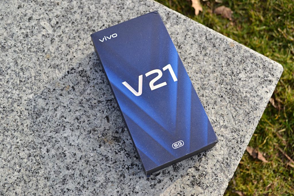Recenzja vivo V21 5G - ciekawy średniak dla fanów selfie