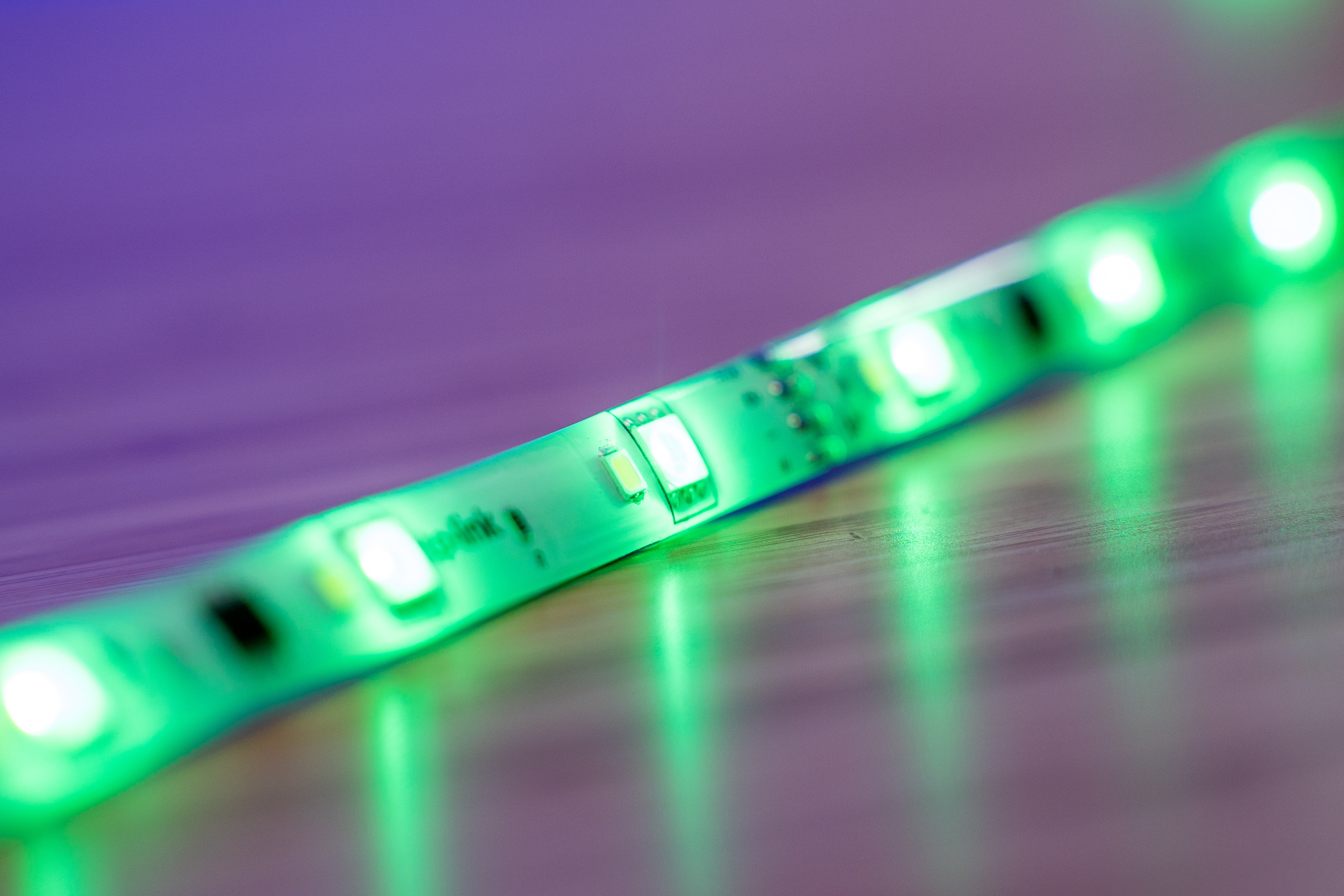 TP-Link Tapo L930-5 to smart taśma LED, którą zbudujesz oryginalne oświetlenie