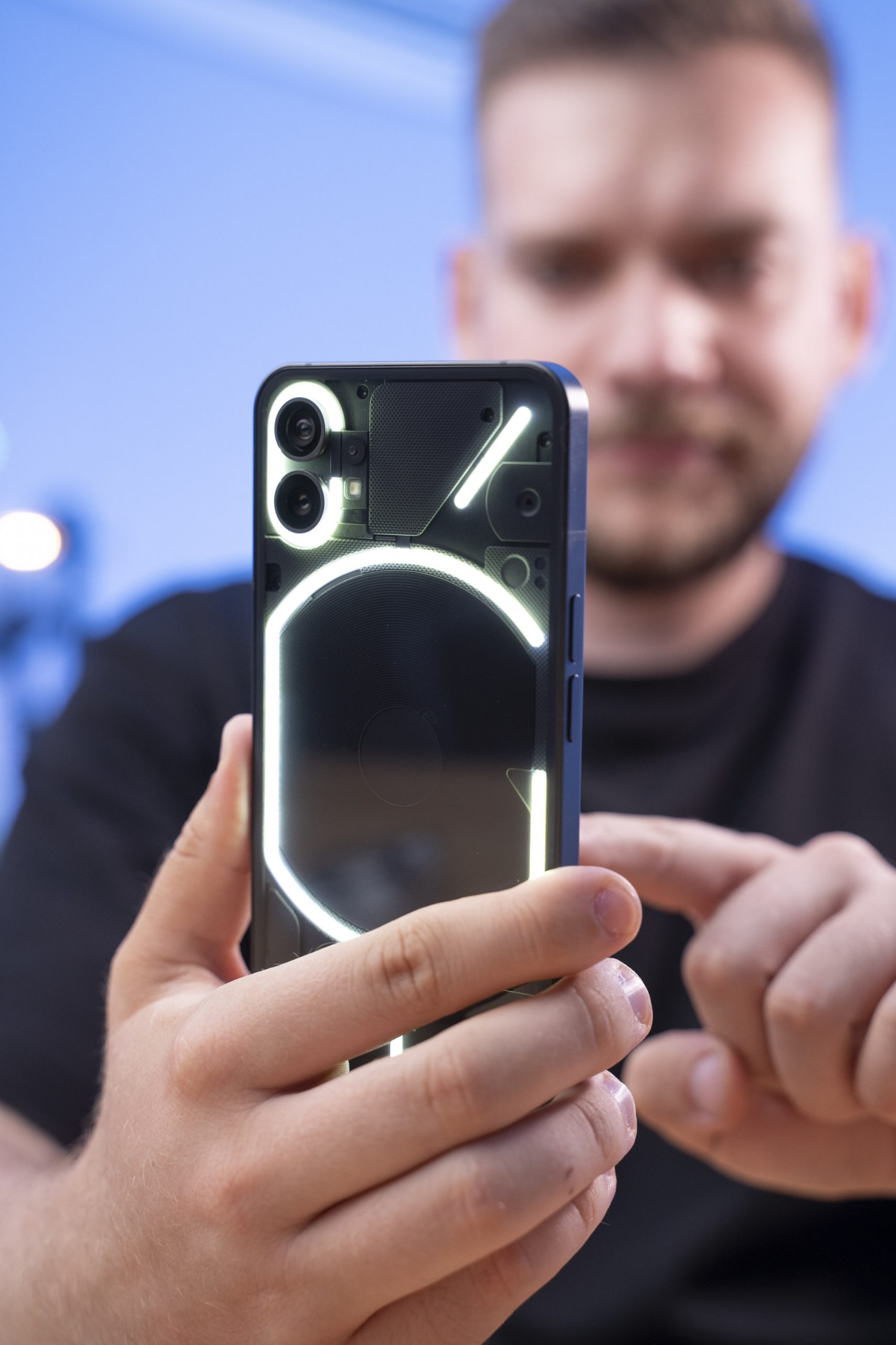 Oficjalnie: Nothing Phone 2 z premierą w lipcu! 12 Nothing Phone (1)