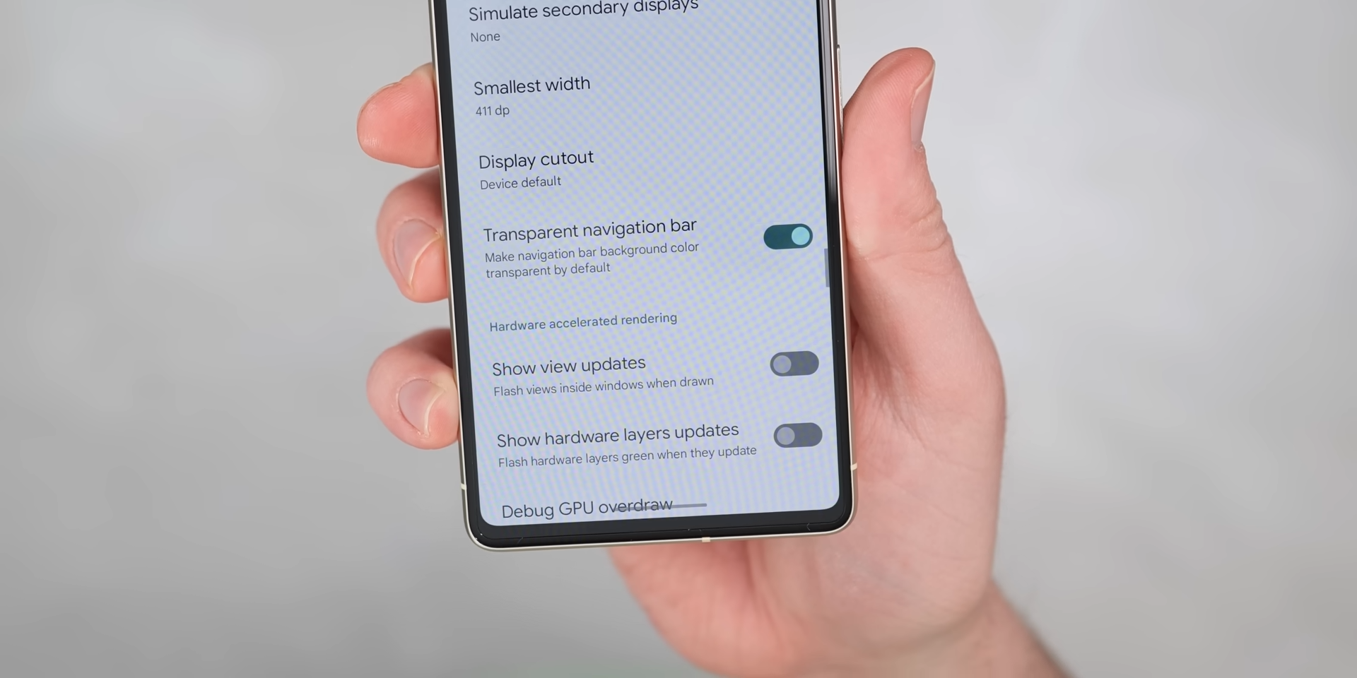 Android 14 Beta 1 - Przezroczyste tło paska nawigacji