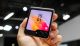 Samsung Galaxy Z Flip 6 pozuje na zdjęciach