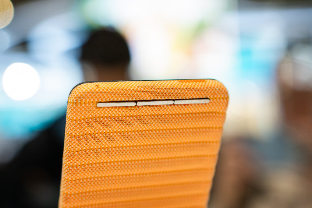 Motorola na targach MWC 2024 pokazała smartfon, który można owinąć wokół nadgarstka jak zegarek! 16 Elastyczna Motorola pokazana na MWC 2024