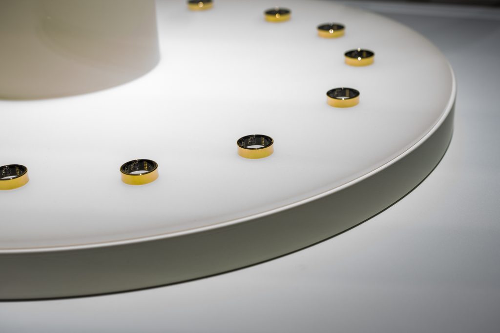 Samsung pokazał Galaxy Ring na MWC 2024! Do oficjalnej premiery pozostało jeszcze jednak trochę czasu. Co o nim wiemy? 13 Samsung Galaxy Ring oficjalnie pokazany na MWC 2024