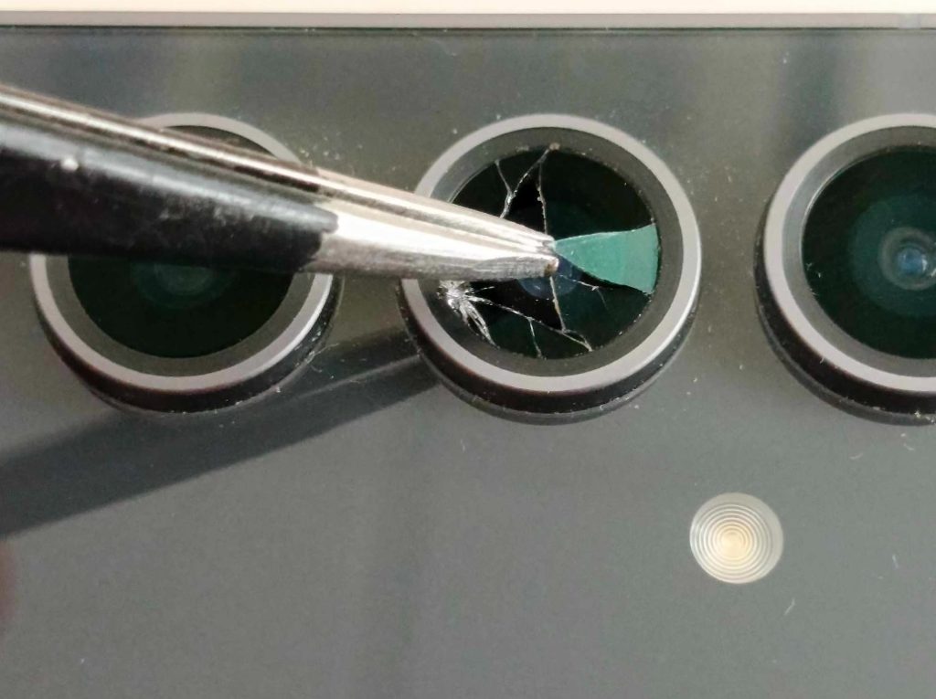 Jak wymienić szkiełko aparatu fotograficznego w telefonie Samsung Galaxy S23 FE? 13 Prawo do naprawy