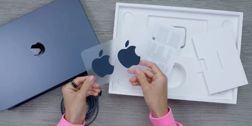 Apple ma pomysł jak zadbać o ekologię. Tego dodatku już nie zobaczymy w opakowaniach z iPadami 12 Apple ma pomysł jak zadbać o ekologię. Tego dodatku już nie zobaczymy w opakowaniach z iPadami