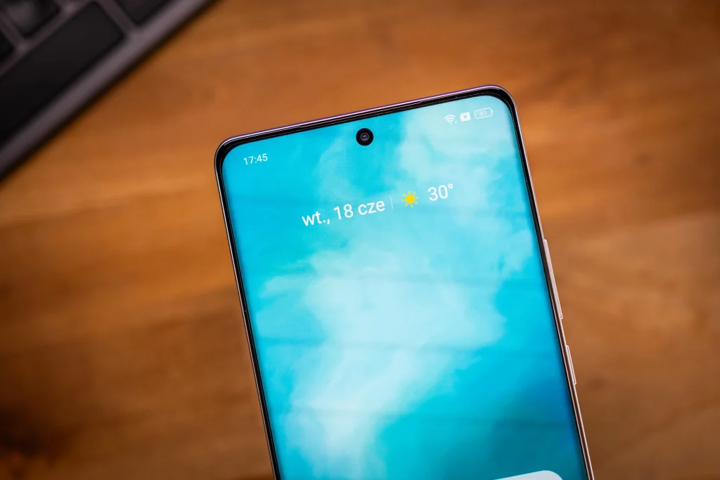 realme GT 6 oficjalnie debiutuje w Polsce! To nowy „pogromca flagowców”? 13 realme GT 6 oficjalnie w Polsce