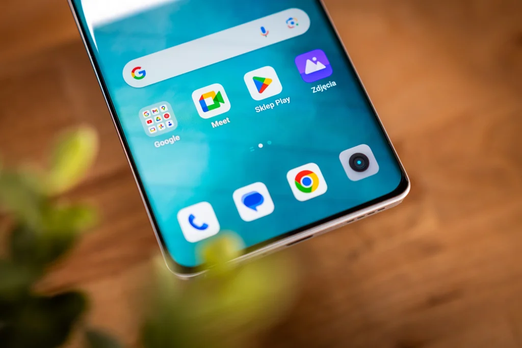 realme GT 6 oficjalnie debiutuje w Polsce! To nowy „pogromca flagowców”? 14 realme GT 6 oficjalnie w Polsce