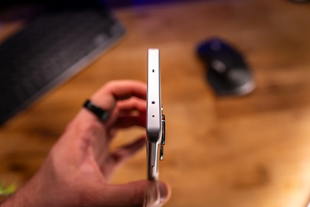 realme GT 6 oficjalnie debiutuje w Polsce! To nowy „pogromca flagowców”? 17 realme GT 6 oficjalnie w Polsce