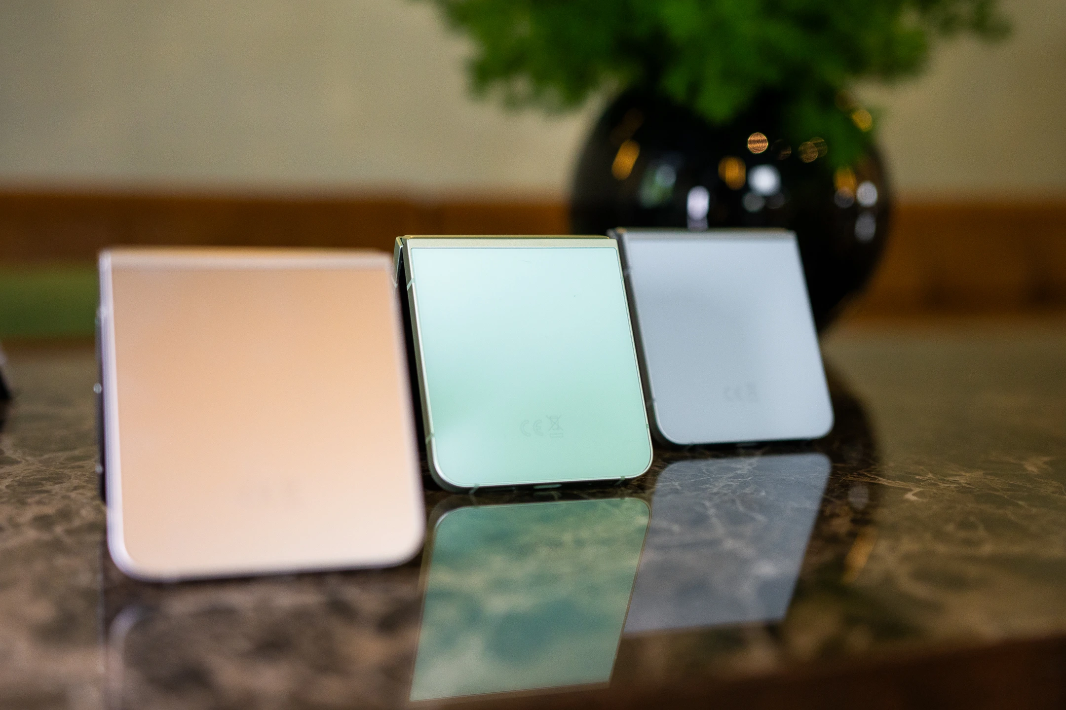 Galaxy Z Flip6 oraz Galaxy Z Fold6 oficjalnie zaprezentowane! Co oferują nowe składane smartfony Samsunga? 13 Samsung Galaxy Z FLip6 oficjalnie zaprezentowany