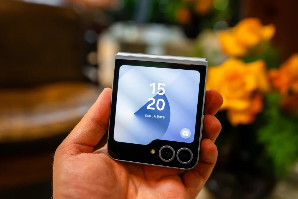 Galaxy Z Flip6 oraz Galaxy Z Fold6 oficjalnie zaprezentowane! Co oferują nowe składane smartfony Samsunga? 18 Samsung Galaxy Z FLip6 oficjalnie zaprezentowany