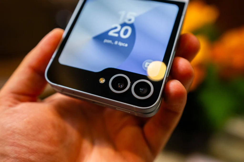 Galaxy Z Flip6 oraz Galaxy Z Fold6 oficjalnie zaprezentowane! Co oferują nowe składane smartfony Samsunga? 19 Samsung Galaxy Z FLip6 oficjalnie zaprezentowany