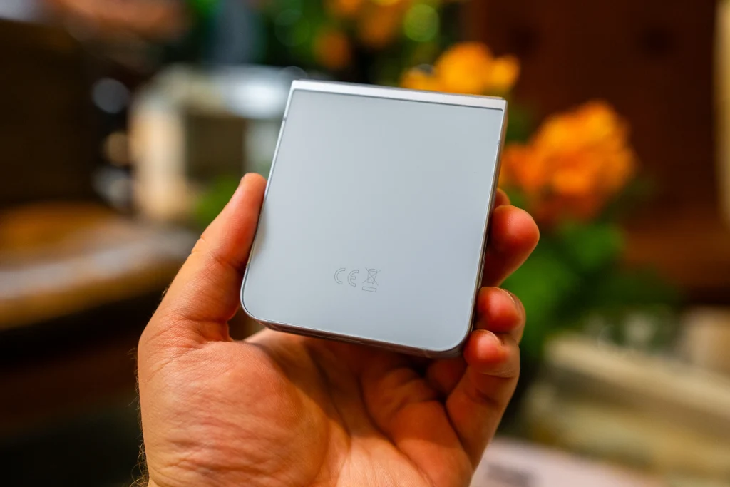 Galaxy Z Flip6 oraz Galaxy Z Fold6 oficjalnie zaprezentowane! Co oferują nowe składane smartfony Samsunga? 20 Samsung Galaxy Z FLip6 oficjalnie zaprezentowany