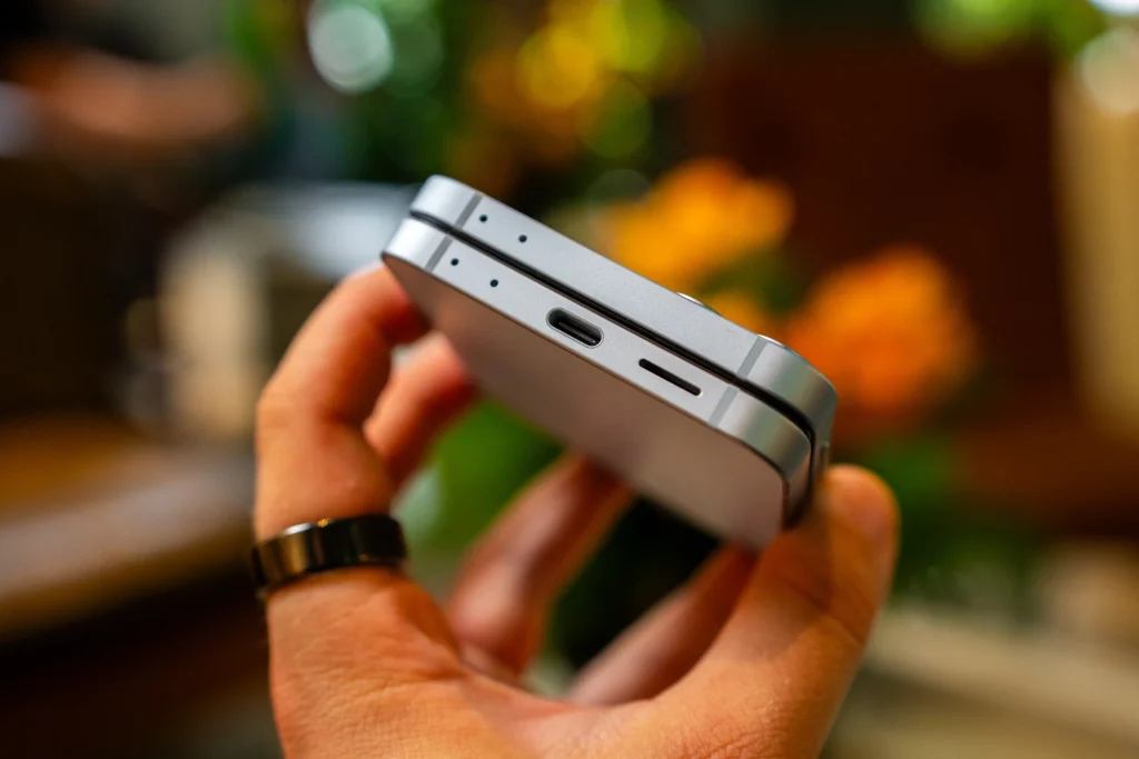 Galaxy Z Flip6 oraz Galaxy Z Fold6 oficjalnie zaprezentowane! Co oferują nowe składane smartfony Samsunga? 22 Samsung Galaxy Z FLip6 oficjalnie zaprezentowany