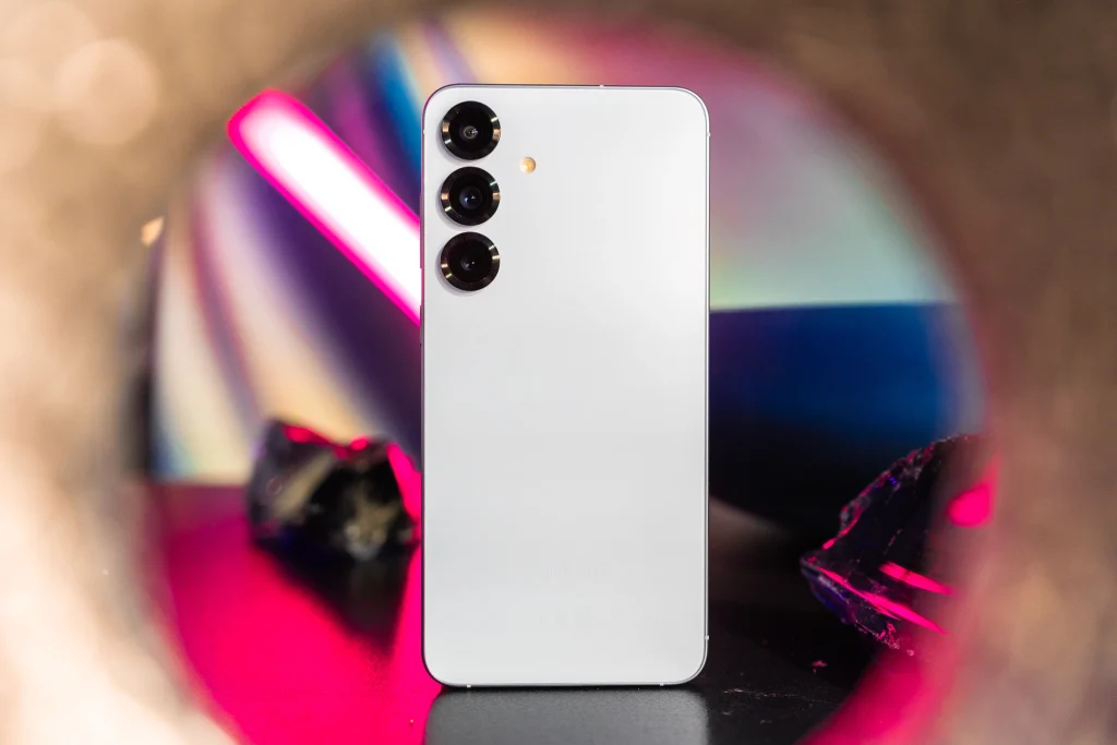 Samsung Galaxy S26 zadebiutuje później niż się spodziewaliśmy. Znamy szczegóły nadchodzących flagowców 14 Samsung Galaxy S26 zadebiutuje później niż się spodziewaliśmy. Znamy szczegóły nadchodzących flagowców