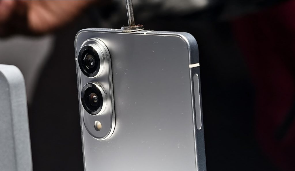 Czekasz na Galaxy S25 Edge? Poczekasz dłużej, niż myślałeś 12 Premiera Samsunga Galaxy S25 Edge została przesunięta