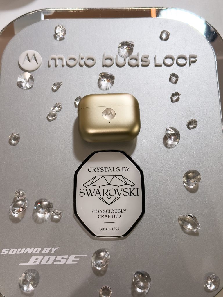 Moto Buds Loop i Moto Watch Fit oficjalnie! To stylowe akcesoria z technologią Bose i nutą luksusu 13 Moto Buds Loop i Moto Watch Fit oficjalnie