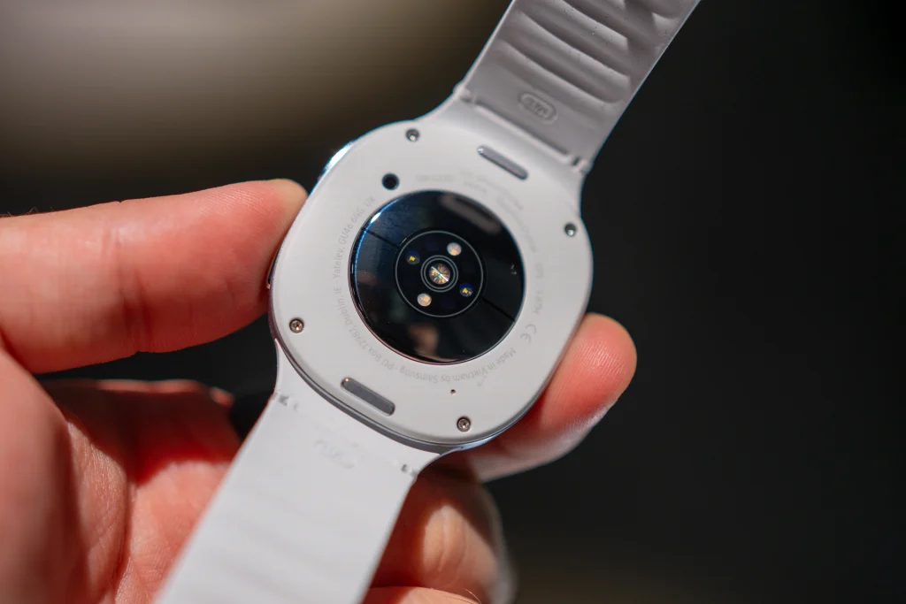 Samsung Galaxy Watch8 już oficjalnie! Trzy modele, trzy różne podejścia 13 Samsung Galaxy Watch8 już oficjalnie! Trzy modele, trzy różne podejścia