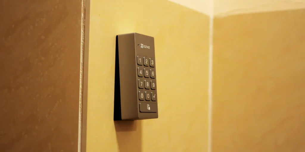 Nowoczesny smart home bez wiercenia - test zamka i wizjera EZVIZ 17 Nowoczesny smart home bez wiercenia - test zamka i wizjera EZVIZ