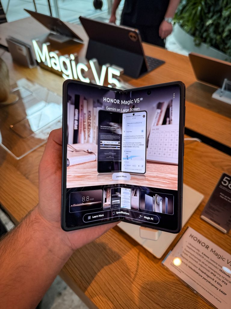 HONOR Magic V5 debiutuje w Polsce! Producent kusi ceną i dodatkowymi bonusami 15 HONOR Magic V5 debiutuje w Polsce! Producent kusi ceną i dodatkowymi bonusami