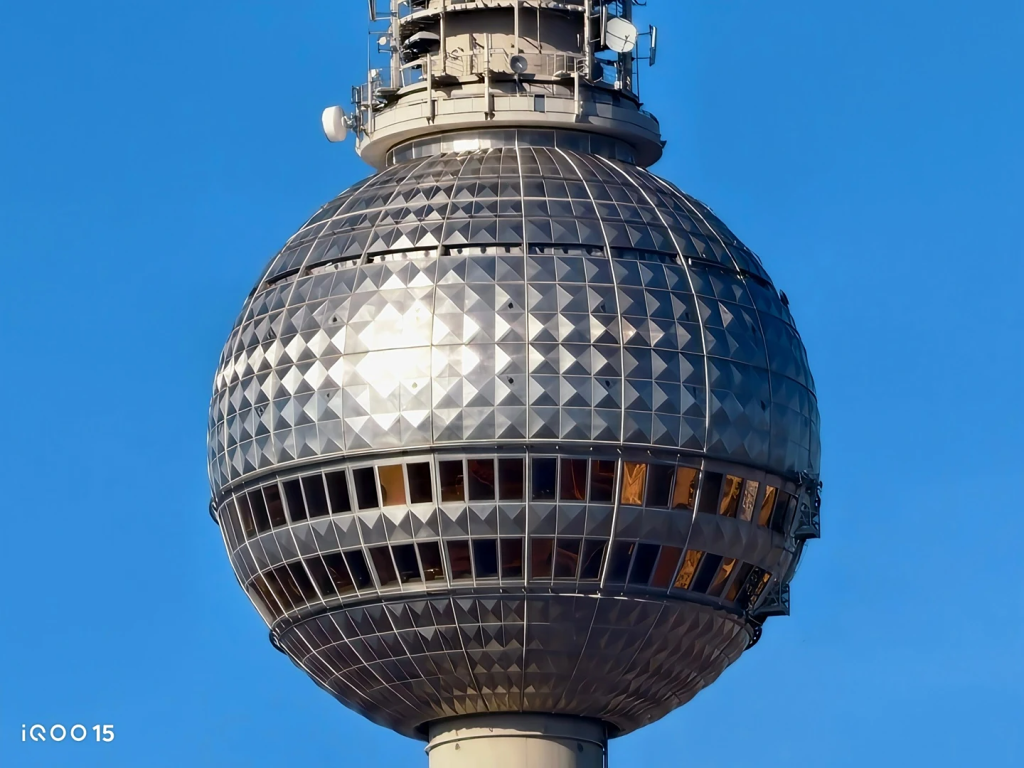 iQOO 15 oficjalnie nadchodzi! Co zaoferuje nowy flagowiec marki? 14 iQOO 15 oficjalnie nadchodzi! Co zaoferuje nowy flagowiec marki?