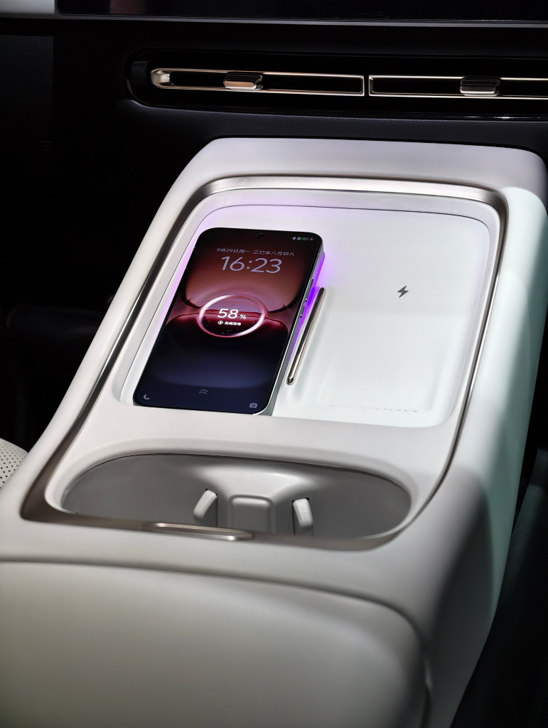 iQOO 15 oficjalnie nadchodzi! Co zaoferuje nowy flagowiec marki? 15 iQOO 15 oficjalnie nadchodzi! Co zaoferuje nowy flagowiec marki?