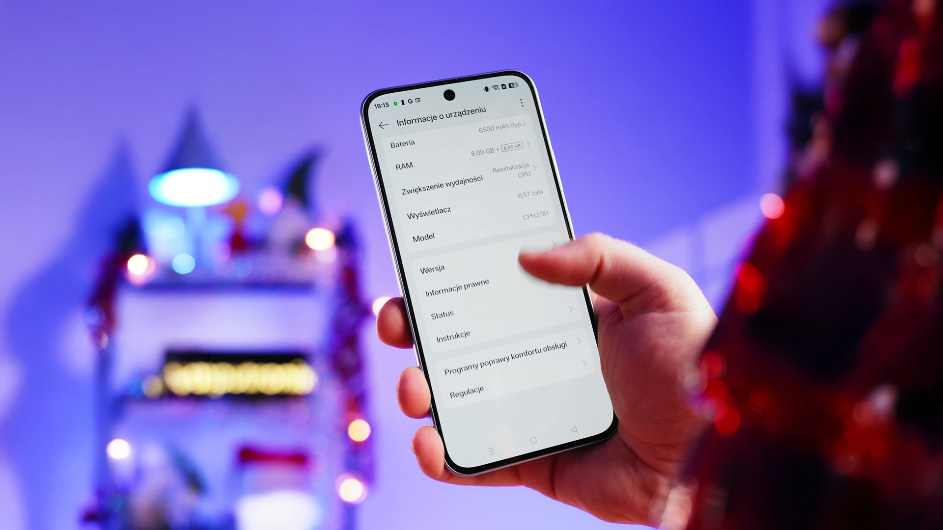 OPPO A6 Pro 5G oficjalnie w Polsce! To średniak w świetnej cenie, który celuje w masowego użytkownika