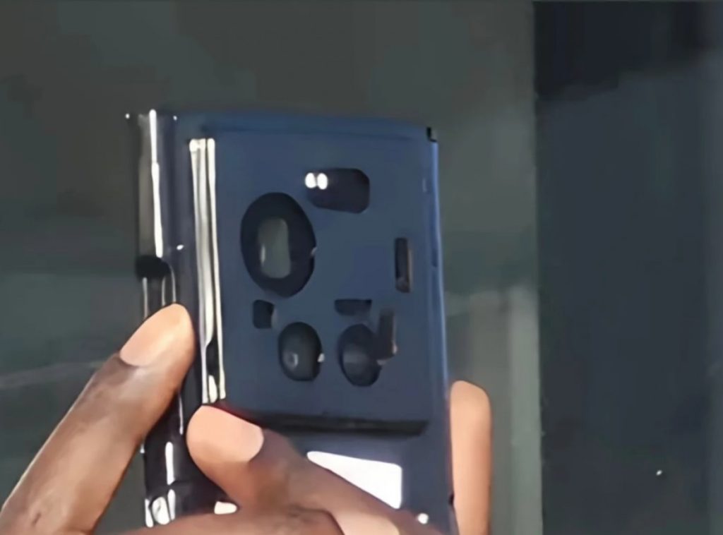 Xiaomi 17 Ultra z premierą jeszcze w tym roku? Nowe przecieki mówią o dwóch wersjach smartfona 12 Xiaomi 17 Ultra z premierą jeszcze w tym roku? Nowe przecieki mówią o dwóch wersjach smartfona