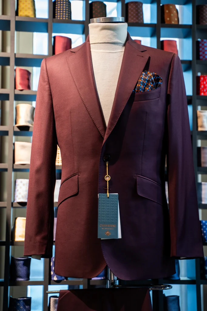 HUAWEI Watch Ultimate Design Royal Gold Edition - technologia szyta na miarę. 23 HUAWEI Watch Ultimate Design Royal Gold Edition - technologia szyta na miarę.