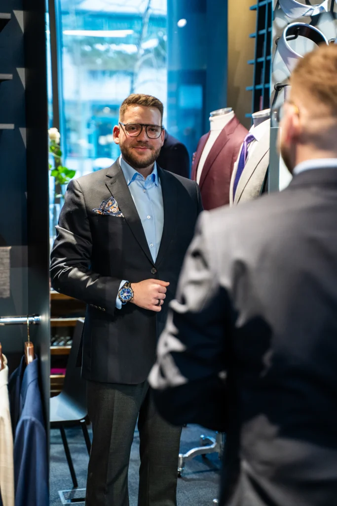 HUAWEI Watch Ultimate Design Royal Gold Edition - technologia szyta na miarę. 24 HUAWEI Watch Ultimate Design Royal Gold Edition - technologia szyta na miarę.