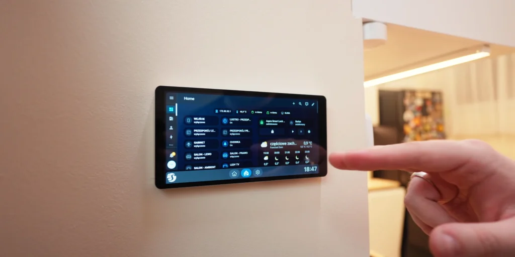 Twój dom w wersji Smart: Montaż i konfiguracja panelu Shelly Wall Display X2 oraz modułu Shelly 1PM 18 Twój dom w wersji Smart: Montaż i konfiguracja panelu Shelly Wall Display X2 oraz modułu Shelly 1PM