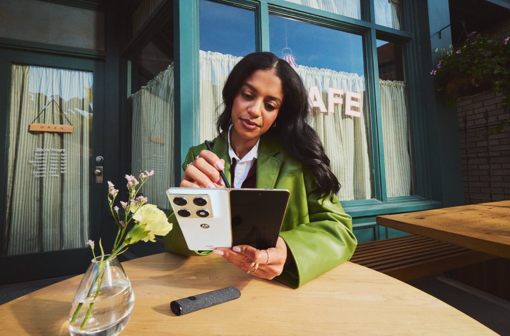 Motorola wchodzi na teren Samsunga! Razr Fold coraz bliżej