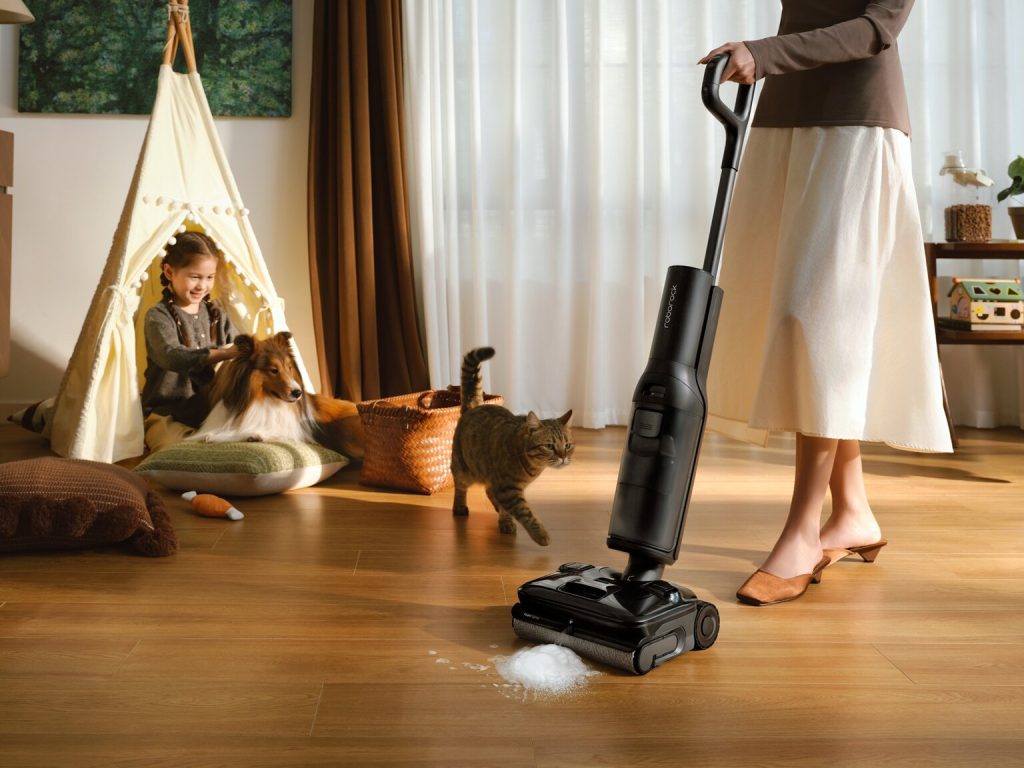 CES 2026: Roborock pokazuje przyszłość sprzątania. Roboty wchodzą po schodach i nie tylko 19 CES 2026: Roborock pokazuje przyszłość sprzątania. Roboty wchodzą po schodach i nie tylko