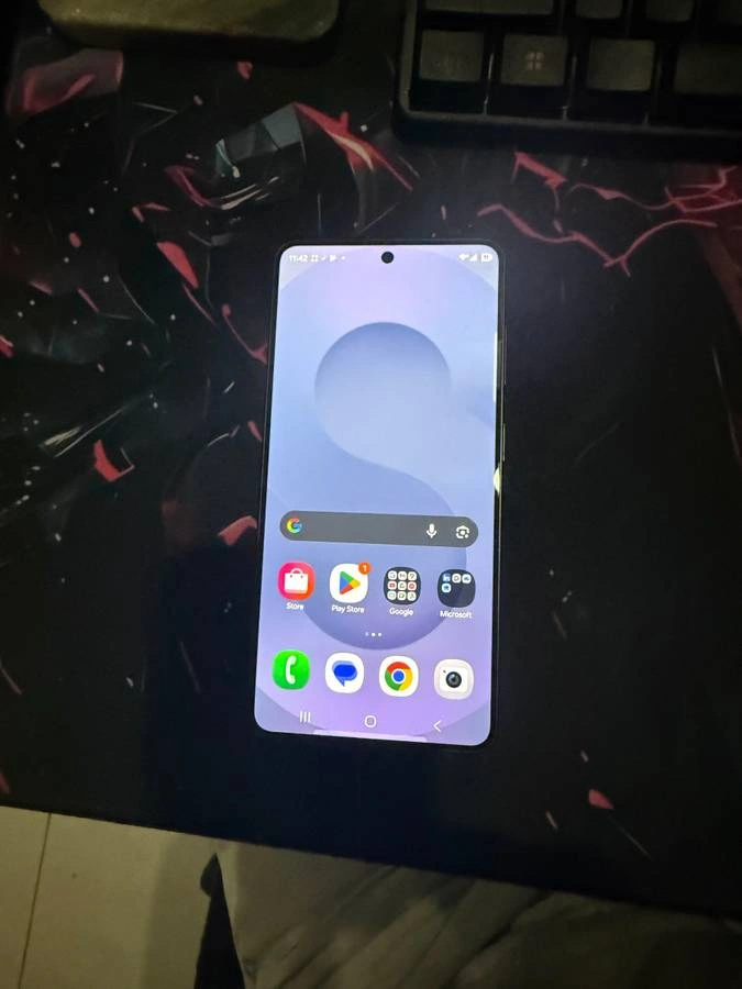 Przedpremierowy Galaxy S26+ wystawiony na sprzedaż. Takiej ceny mało kto się spodziewał 13 Przedpremierowy Galaxy S26+ wystawiony na sprzedaż. Takiej ceny mało kto się spodziewał