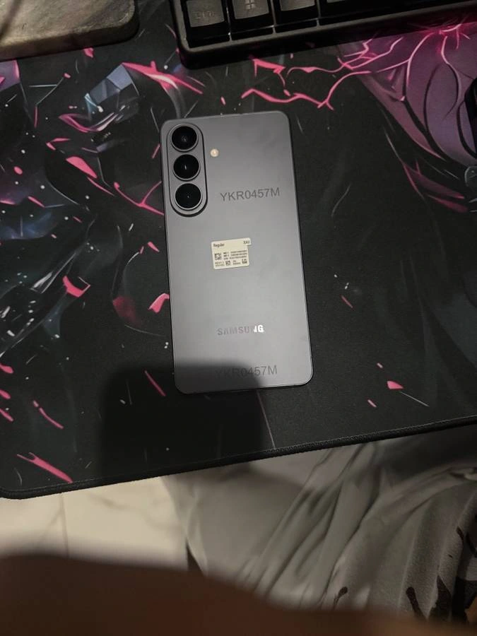 Przedpremierowy Galaxy S26+ wystawiony na sprzedaż. Takiej ceny mało kto się spodziewał 15 Przedpremierowy Galaxy S26+ wystawiony na sprzedaż. Takiej ceny mało kto się spodziewał