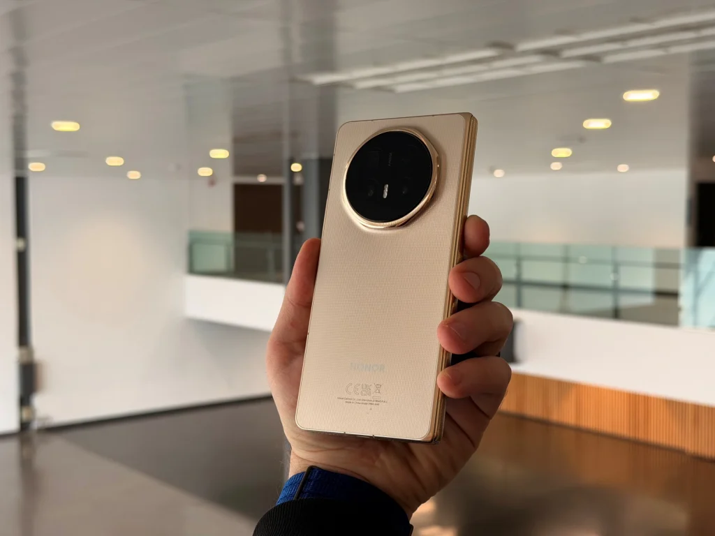 MWC 2026: HONOR Magic V6 pokazuje pazur! Najcieńszy i najbardziej ambitny składak marki 14 MWC 2026: HONOR Magic V6 pokazuje pazur! Najcieńszy i najbardziej ambitny składak marki