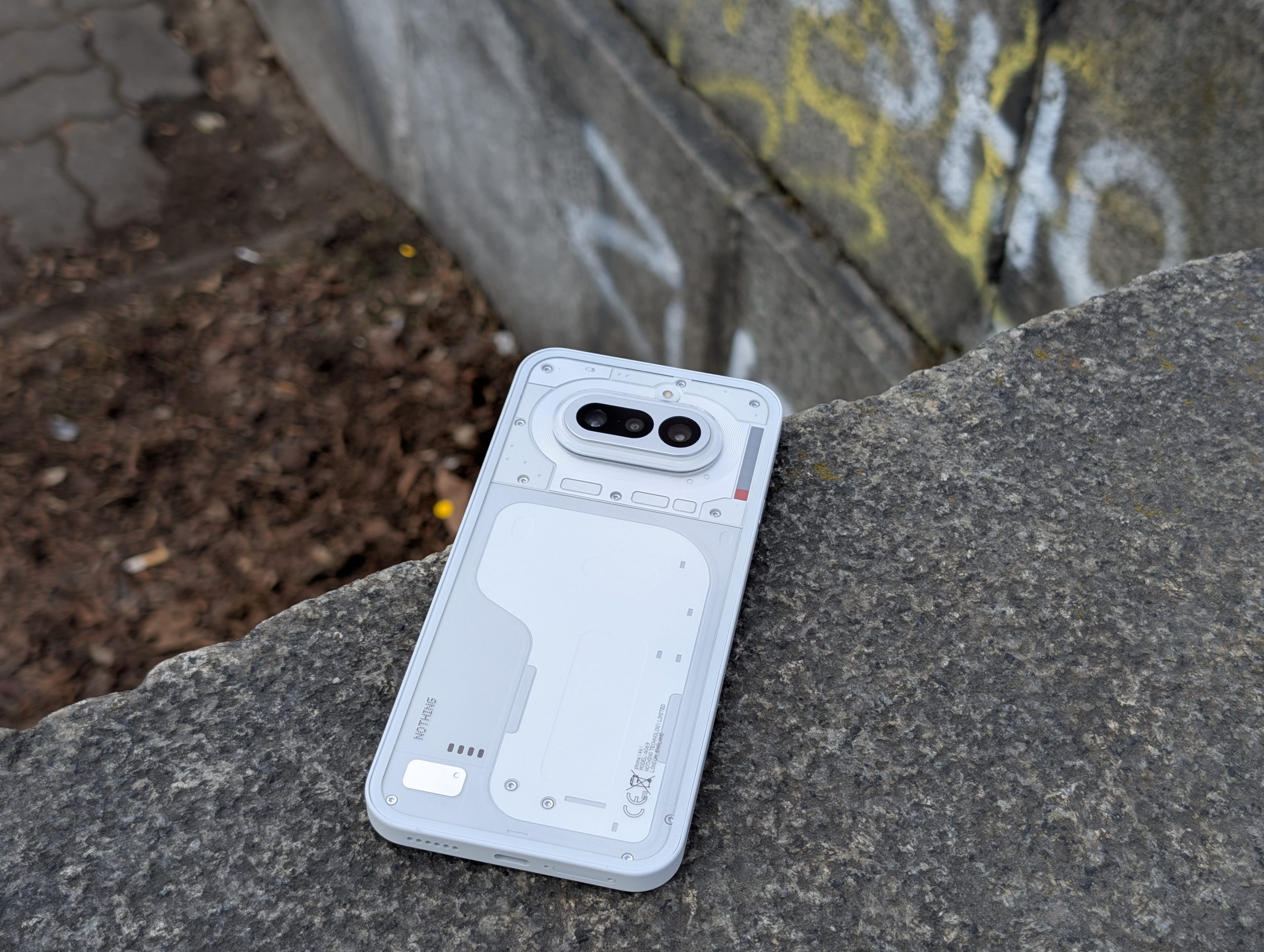 Nothing Phone (4a) - Recenzja 24 Nothing Phone (4a) - Design - 11