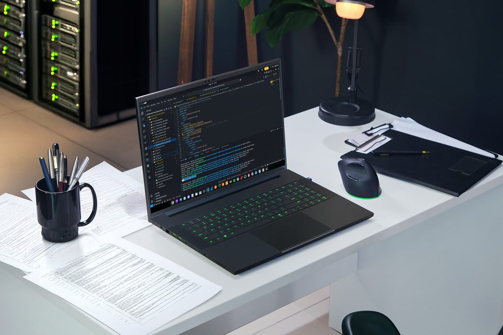 Razer Blade 18 to sprzęt bez kompromisów. Cena zwala z nóg 14 Nowy Razer Blade 18 to sprzęt bez kompromisów. Cena zwala z nóg