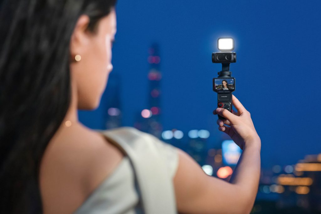 Insta360 Luna Ultra oficjalnie zaprezentowana! Nowa kamera z gimbalem rzuca wyzwanie DJI i podnosi poprzeczkę 13 Insta360 Luna Ultra oficjalnie zaprezentowana! Nowa kamera z gimbalem rzuca wyzwanie DJI i podnosi poprzeczkę