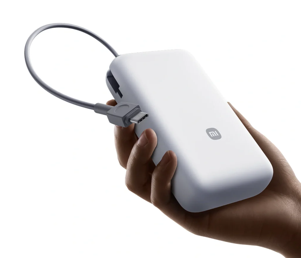 Xiaomi prezentuje nowy powerbank z wbudowanym przewodem. Producent stawia na bezpieczeństwo i praktyczność 13 Xiaomi prezentuje nowy powerbank z wbudowanym przewodem. Producent stawia na bezpieczeństwo i praktyczność