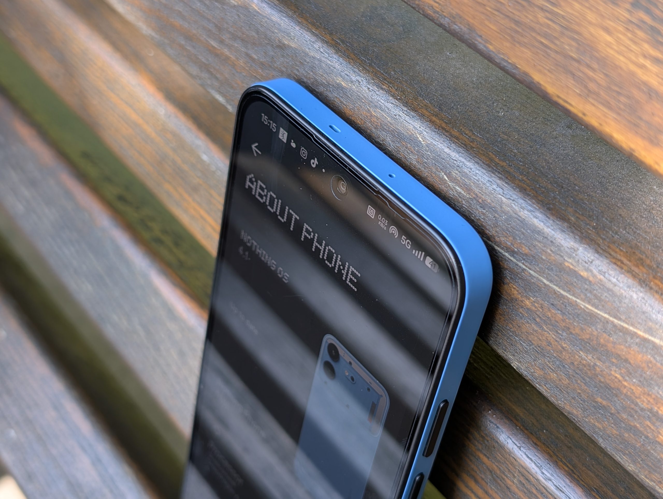 Nothing Phone (4b) - Recenzja 21 Nothing Phone (4b) - Design - 8