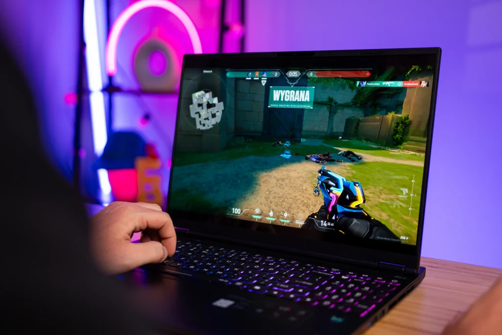 Dlaczego Predator Helios Neo 16S AI z NVIDIA® GeForce RTX™ 5070 to must-have na nowy rok szkolny? 15 Dlaczego Predator Helios Neo 16S AI z NVIDIA® GeForce RTX™ 5070 to must-have na nowy rok szkolny?