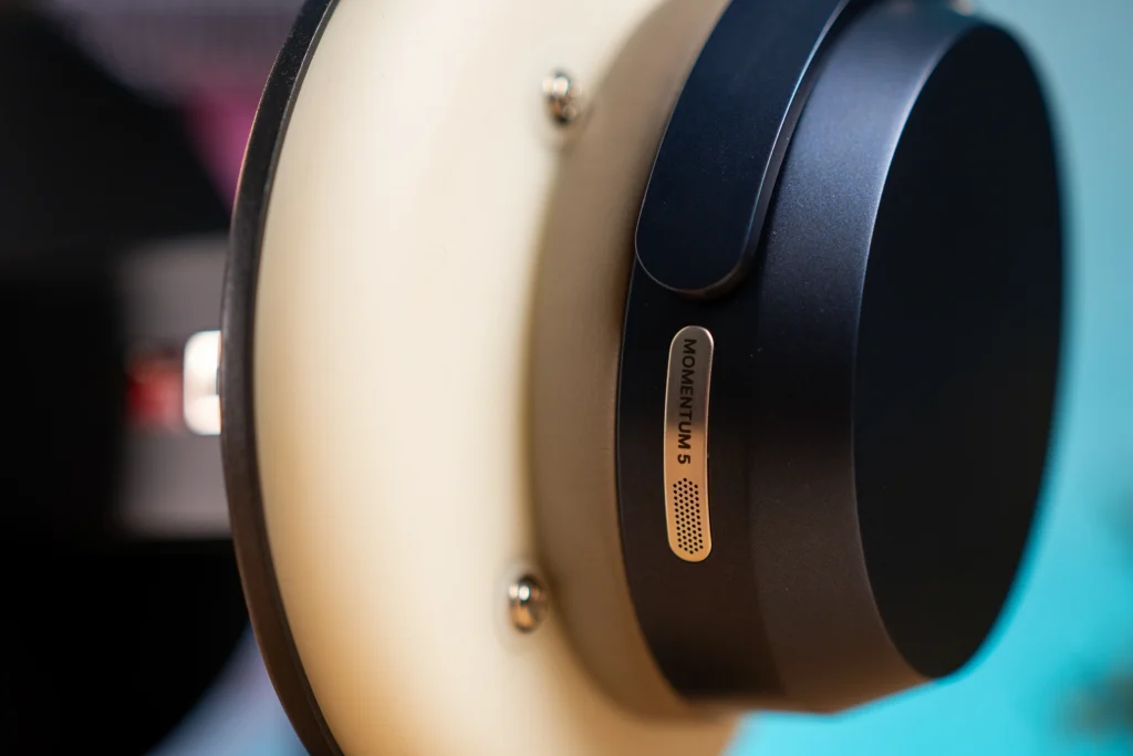 Sennheiser Momentum 5 Wireless: słuchawki z ANC, które skutecznie odcinają od świata 14 Sennheiser Momentum 5 Wireless: słuchawki z ANC, które skutecznie odcinają od świata
